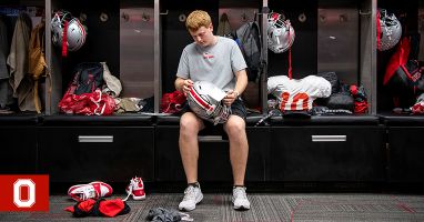 Football Equipment Manager Makes Plays | Ohio State