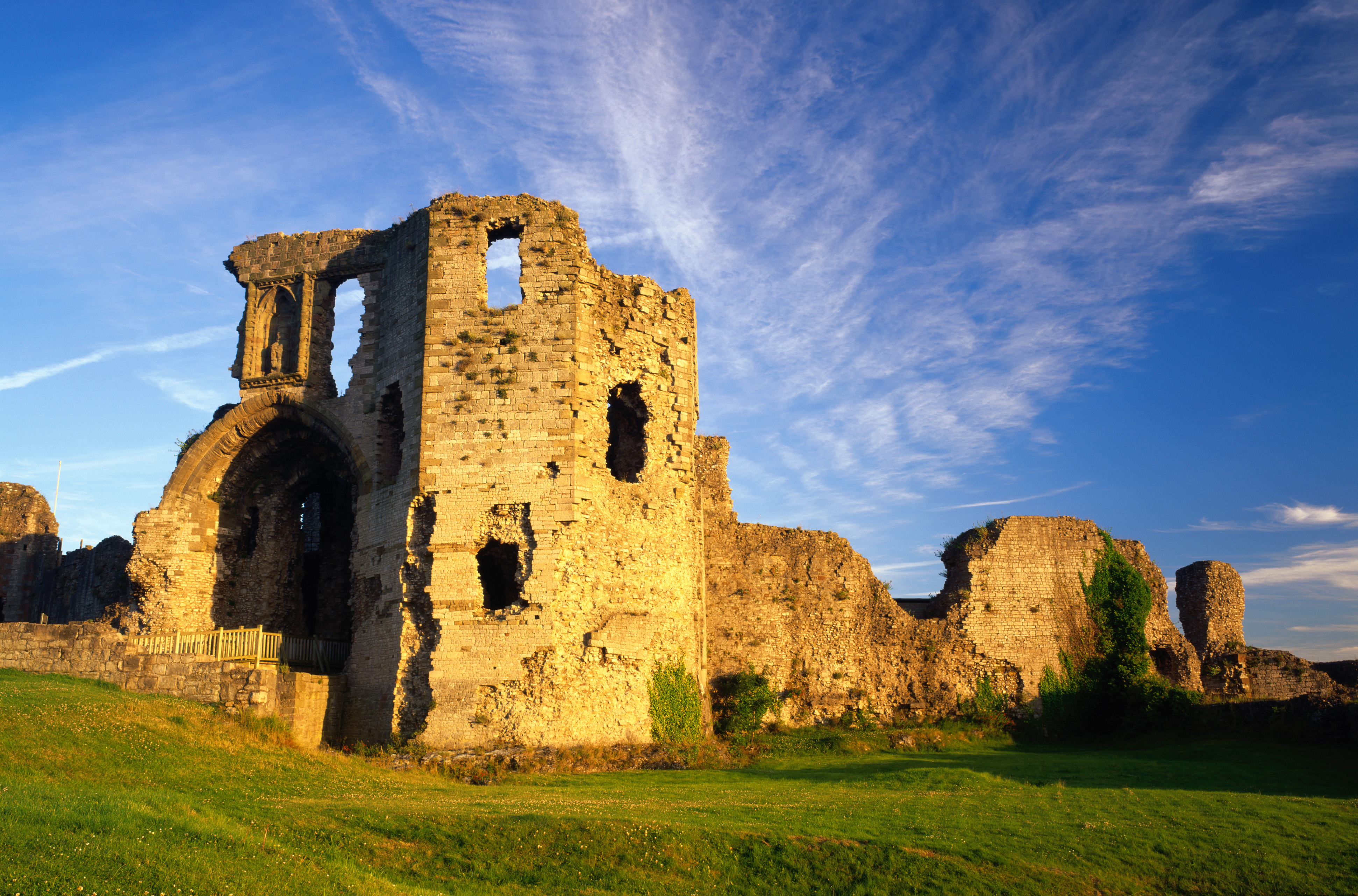 scotland castle ruins