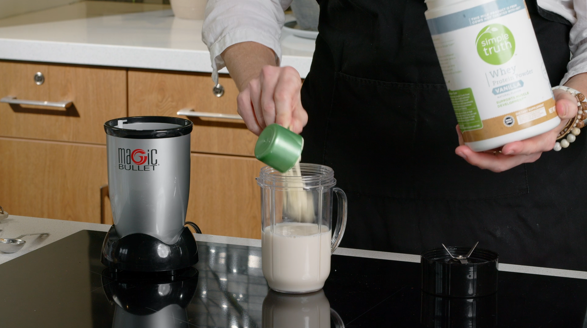 Jenny Shrodes mixes smoothie ingredients