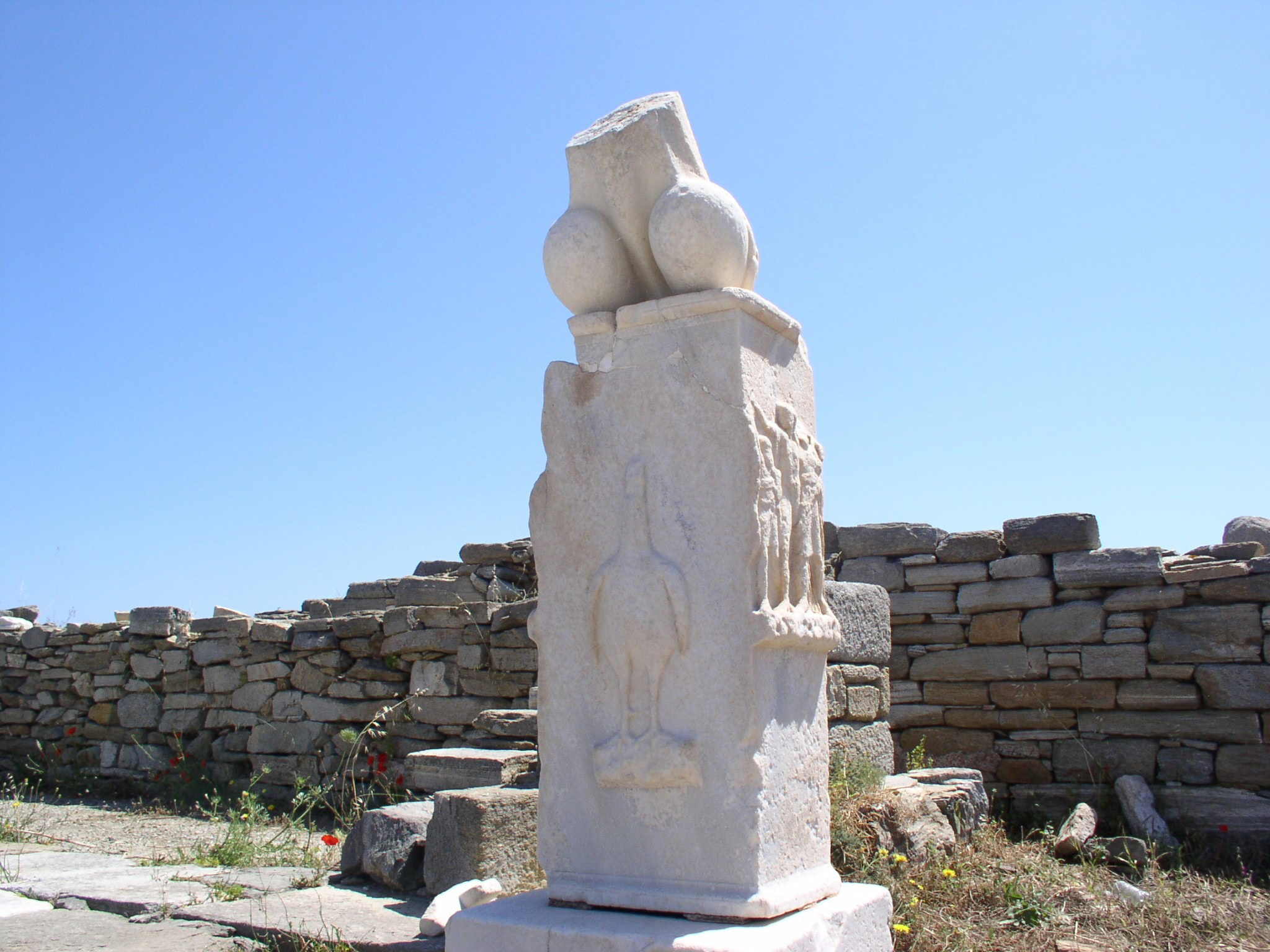 Delos Statue