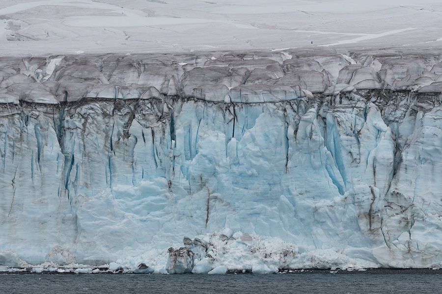 Half Moon Island cliff