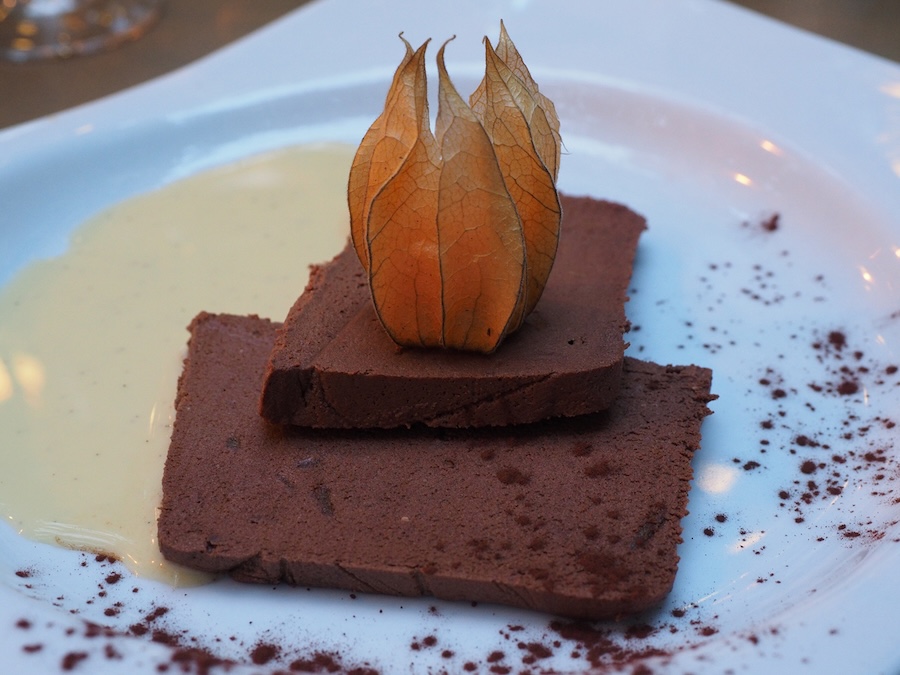 Chocolate dessert