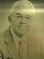 black and white photograph of MG (Ret.) Raymond E. Mason, Jr. ’41