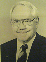 black and white photograph of Dean Emeritus John T. Mount, ’41
