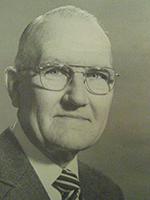 black and white photograph of MG (Ret.) Hugh R. Higgins, ’42 (dec.)