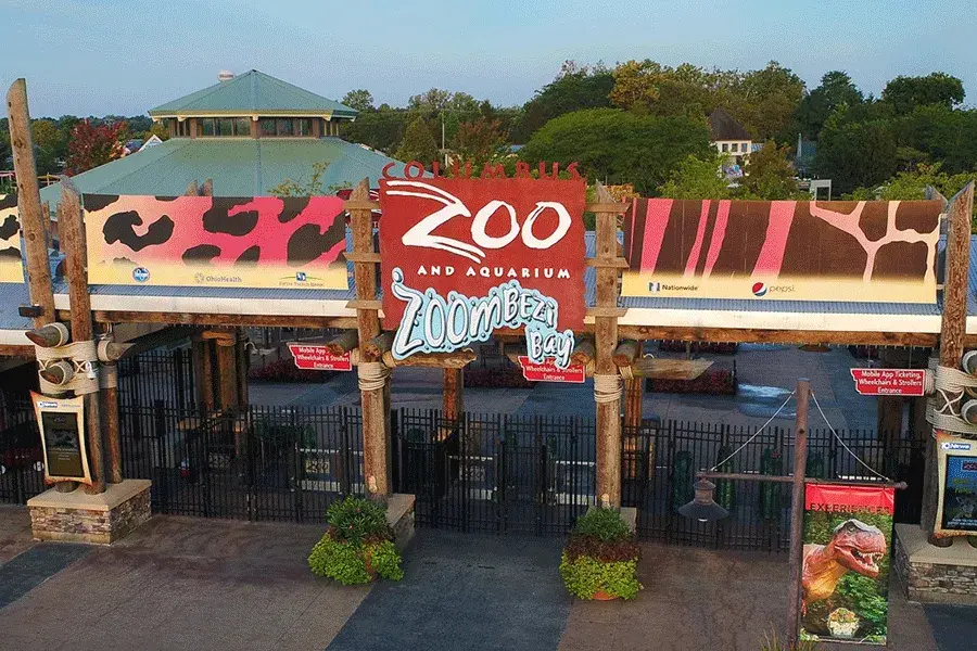 Front entrance of the Columbus Zoo and Aquarium