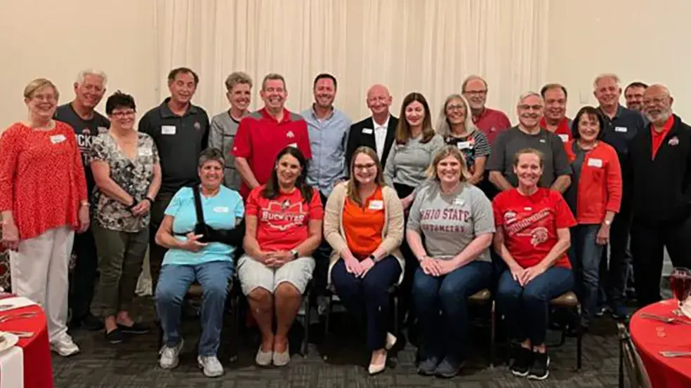 osu alumni from knoxville posing for a group picture