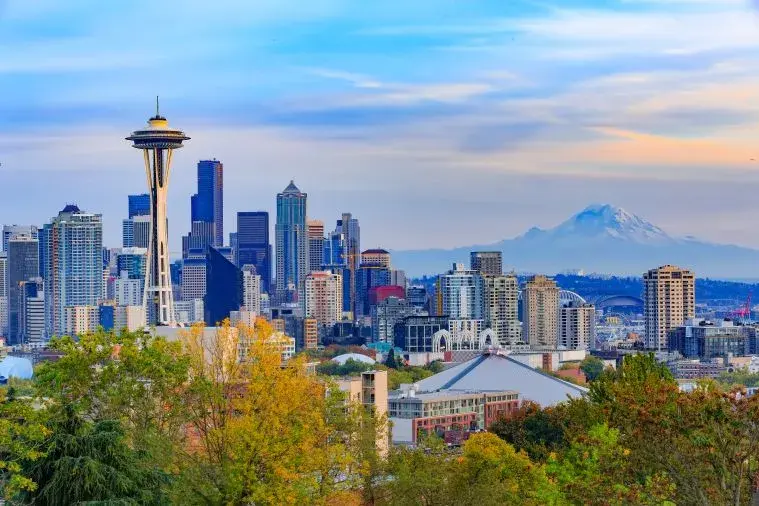 Seattle skyline with mountain in the background