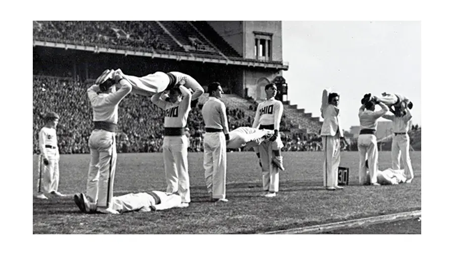 ohio state cheerleaders spell out o-h-i-o