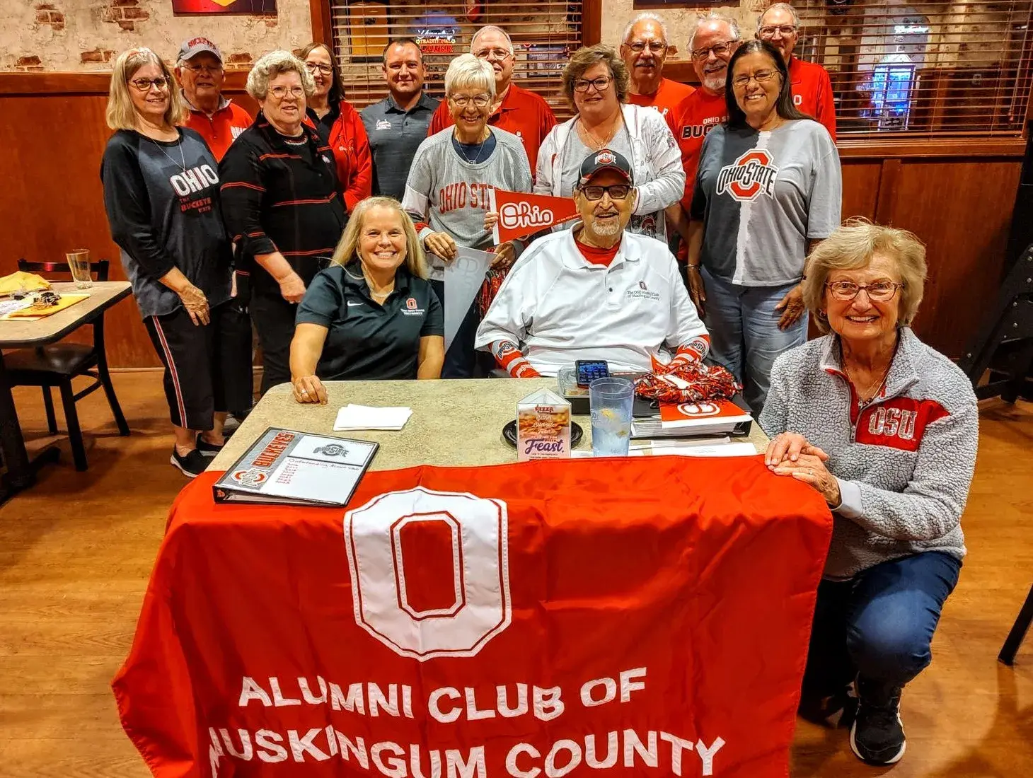 Group photo of Muskingum County alumni