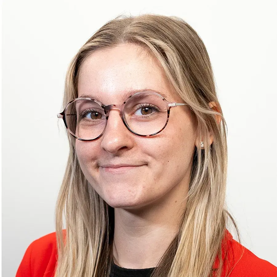 Headshot of Nicole Zaayer