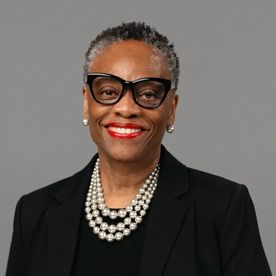 Stephanie Sanders ’00, ’04