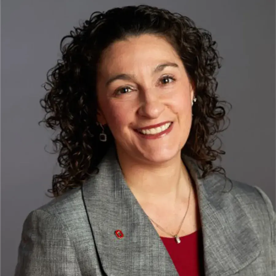 Lindsay Komlanc headshot