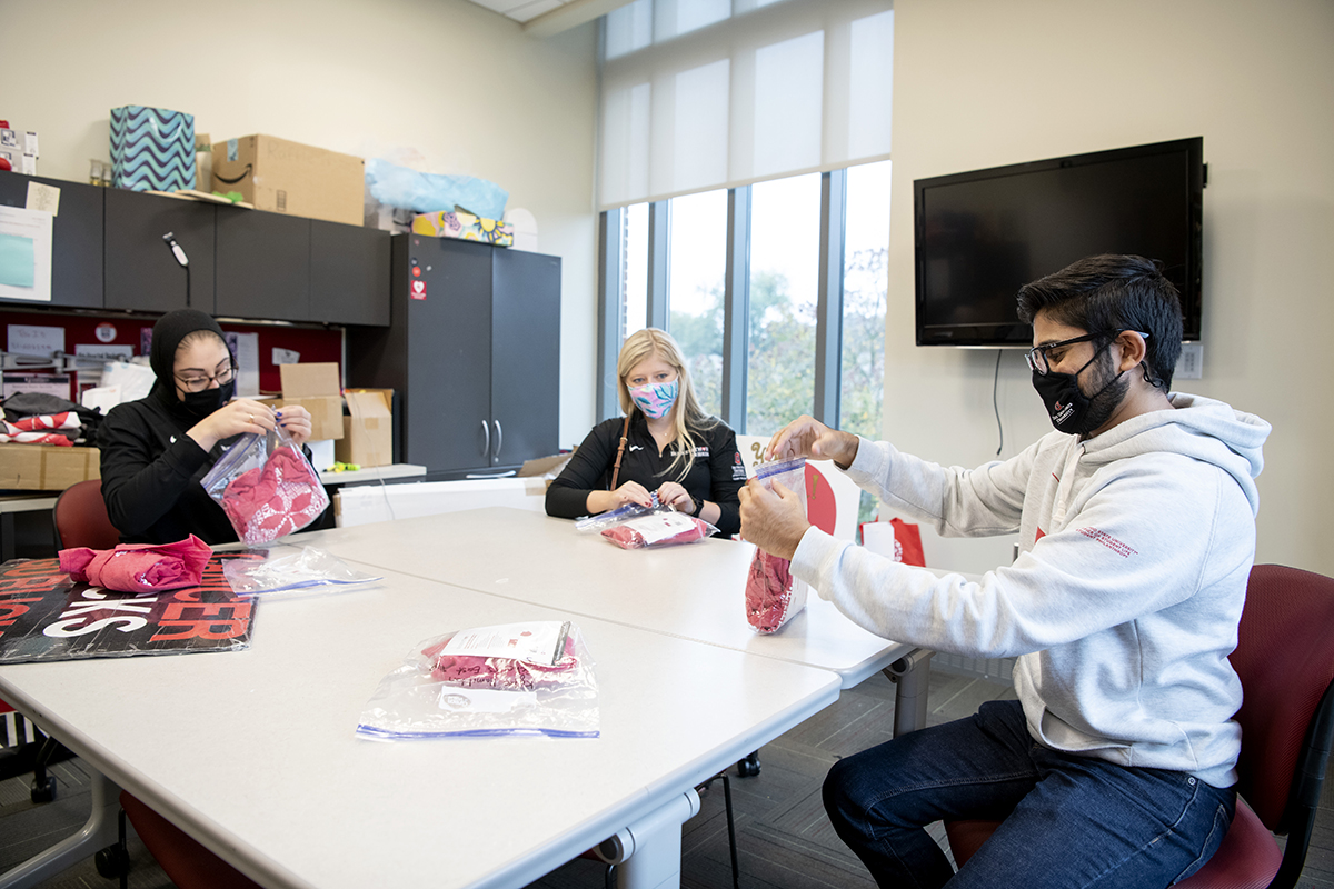 Ohio State students put together resource bags.