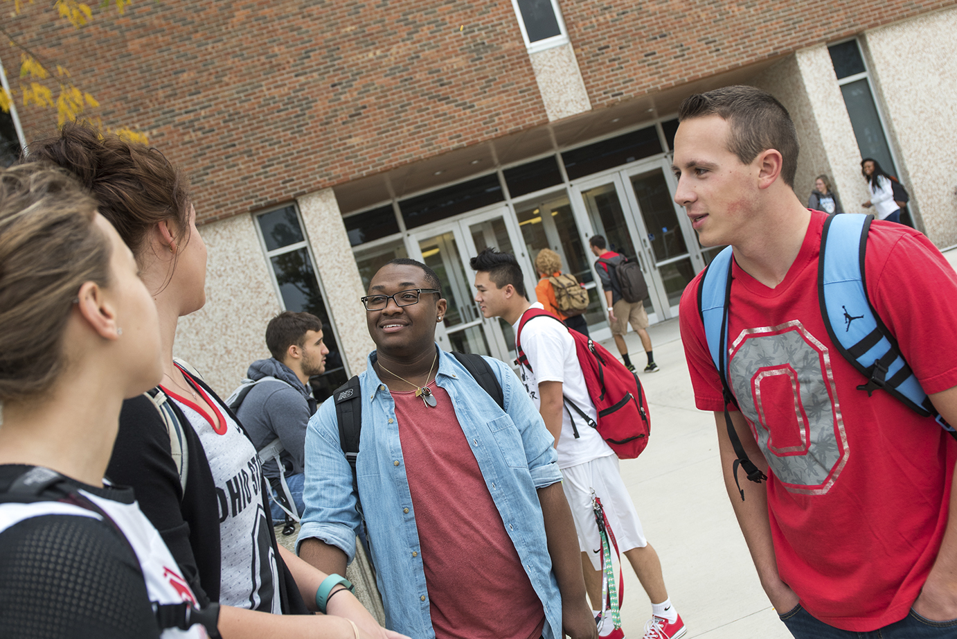 Students talking on Ohio State Lima campus