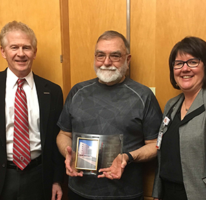 Jim and Lynne Kelly receiving the Ross Heart-to-Heart Award