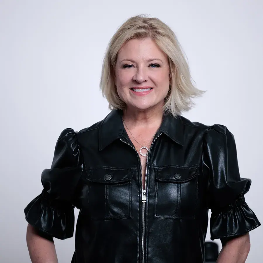 Lisa Hinson headshot