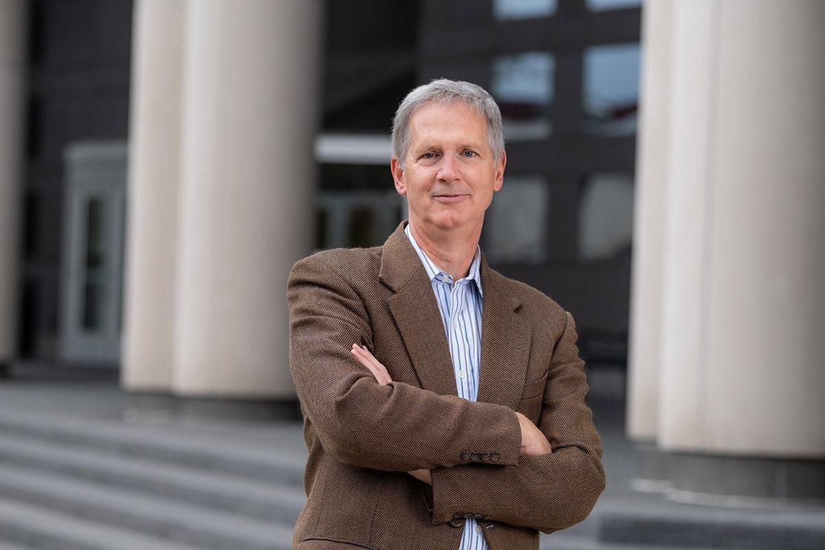 Headshot of Steve Huefner