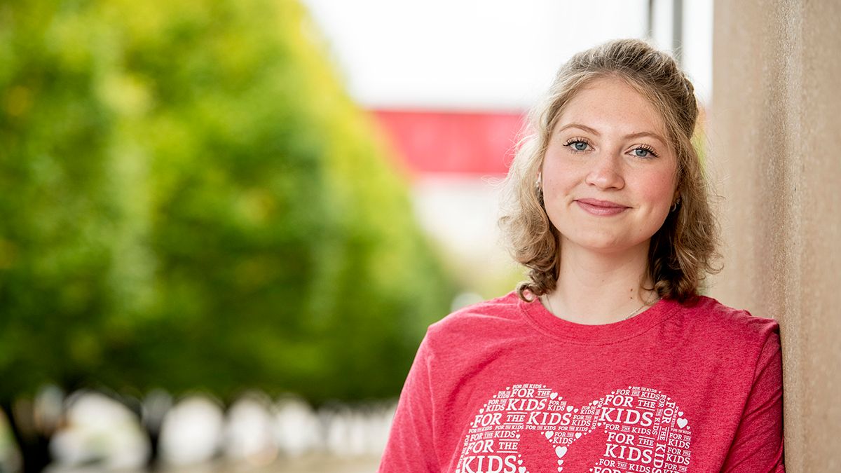 Student's cancer battle helps her bond with buckeyethon families