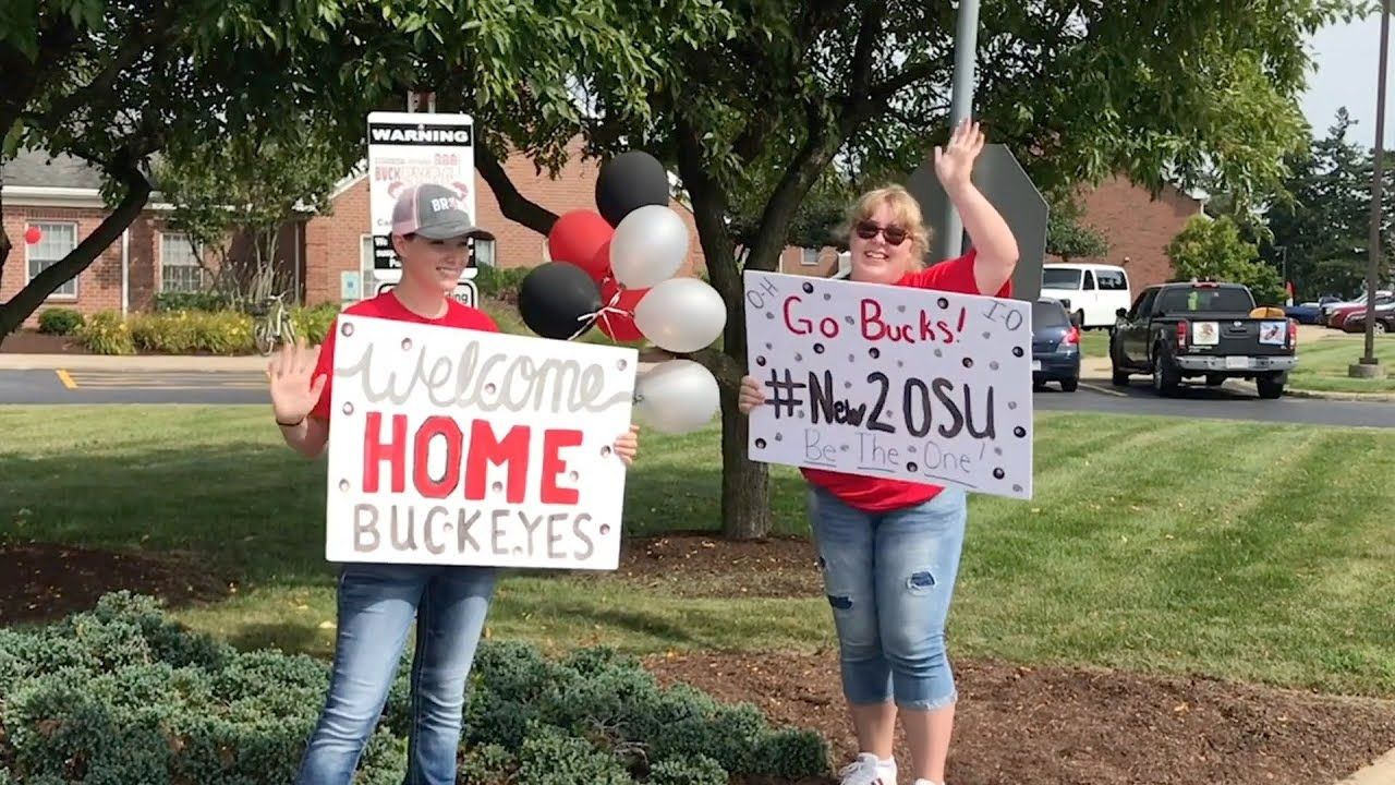 Students are greeted at welcome week.